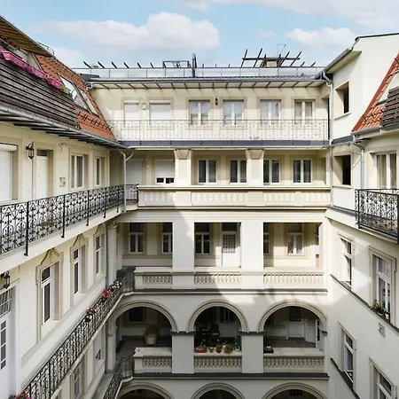 Apartament Triplex Rooftop - Parlement View & Jacuzzi *
