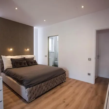 Triplex Rooftop - Parlement View & Jacuzzi * Budapeszt