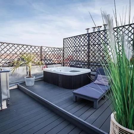 Triplex Rooftop - Parlement View & Jacuzzi * Budapeszt